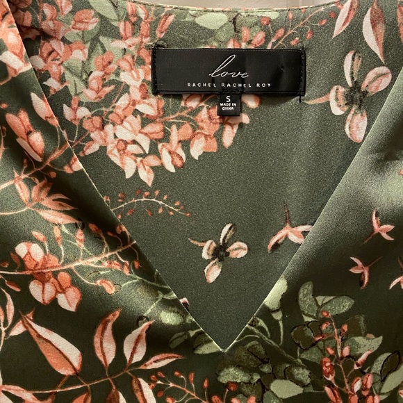 RACHEL Rachel Roy floral deep v-neck blouse (Stitch Fix) - Picture 3 of 5